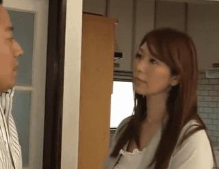 昼間から自慰行為で自らを慰める四十路美熟の叔母に勃起ペニスを見せつけたら…翔田千里