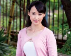 清楚で良妻な五十路の兄嫁が義弟との禁断の行為で深く激しく逝く！安野由美