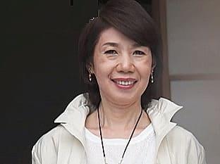 ＜初撮り熟女＞還暦を迎えた高齢熟女が執拗な乳首責めで乱れまくる！ 瀬川志穂