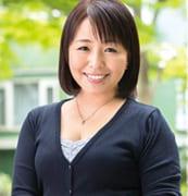 ＜初撮り熟女＞旦那の前で他人棒を受け入れ悶える姿を晒す五十路妻！戸田さつき
