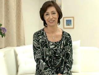 ＜初撮り熟女＞還暦を迎えた清楚な六十路奥様がAVデビュー！枯れかけ熟女のオンナが目覚める…！ 九条美代子