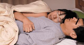 ＜近親相姦＞義弟の布団にもぐりこんできてそのまま近親相姦SEXしちゃうエロい義姉…ww