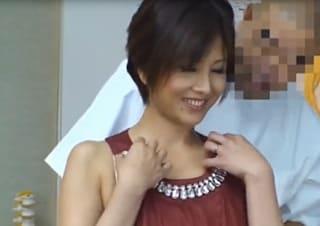 鬼畜マッサージ師が人妻を喰いものに…！セレブ風奥様が施術されながら巧みに性感帯を刺激されて痙攣イキ…
