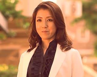憧れだった知り合いの美人な四十路おばさんに念願の挿入！結婚以来初めて旦那以外の肉棒で何度も突かれる…！ 生稲さゆり