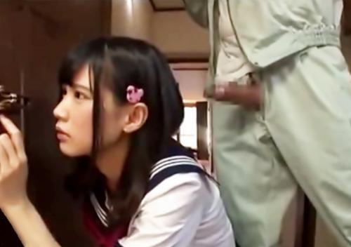 《強姦×中出し》激カワ女子高生の背後から近づき巨根チンポをマンコに生挿入！媚薬でイキまくるJKの膣内に大量精子中出し！