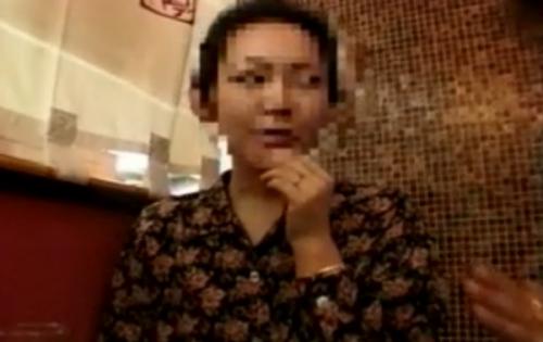 【土下座ナンパ】色白の清楚で綺麗な三十路の美人妻も報酬とチンコの誘惑には勝てず、男優3人とガチハメ、ザーメン顔射、お掃除フェラ！