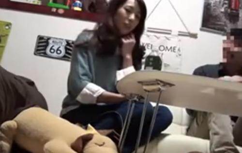 【熟女ナンパ】【隠し撮り】クールで落ち着きがあり色気もあるスレンダーで綺麗な四十路の美人妻を連れ込み、生ハメ中出し！