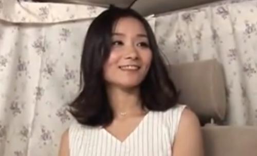 【人妻ナンパ】いかにも優しそうな清楚で上品なスレンダーな三十路の奥さんを連れ込み、車内で生ハメ中出し！