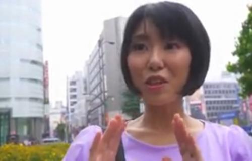 【人妻ナンパ】オドオドした感じがそそられる控えめで大人しい真面目な美乳の三十路の奥さんを連れ込み、生ハメ中出し！
