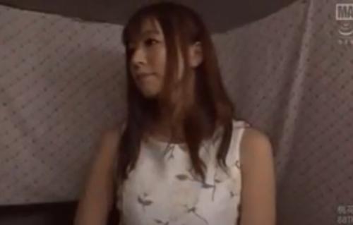 【人妻ナンパ】少し垂れ目な綺麗で可愛らしい色白清楚でスレンダーな奥さんを連れ込み、生ハメ中出し！