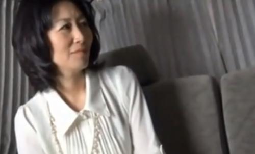 【熟女ナンパ】ゴージャスな見るからに高級マダムな清楚で綺麗な五十路の高齢美人妻を連れ込み、ガチハメ、ザーメンぶっかけ！