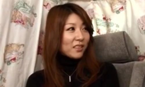 【人妻ナンパ】茶髪のロングヘアでおっとりとした色白で真面目そうな三十路の奥さんを連れ込み、生ハメ中出し！