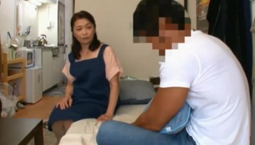 【レンタルおばちゃん】色白清楚で尽くすことが大好きなスレンダーな六十路間近の美人妻を押し倒し、生ハメ中出し！