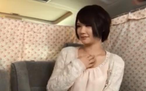 【人妻ナンパ】黒髪ショートで大人しく色白清楚の可愛らしい美巨乳の三十路奥さんを連れ込み、生ハメ中出し！