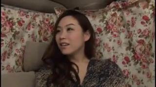 【人妻ナンパ】本当に綺麗でおっとりとした清楚なスレンダーでお餅のような超美巨乳の三十路の奥さんを連れ込み、生ハメ中出し！