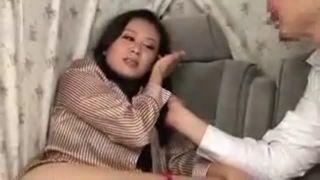 【熟女ナンパ】セレブ感溢れる上品で綺麗な四十路の美人妻を連れ込み、そのまま生ハメ中出し！