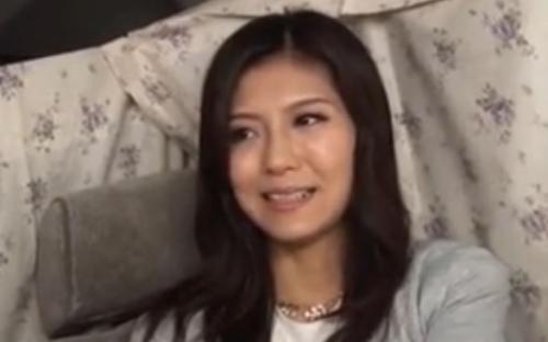 【人妻ナンパ】ガードが固そうに見えてエッチな質問に全部答えてくれる清楚で綺麗な三十路の奥さんを連れ込み、生ハメ中出し！