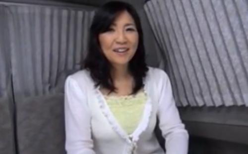 【熟女ナンパ】見るからに優しそうな色白清楚のおっとりとした美巨の乳四十路の美人妻を連れ込み、男2人で責め、ガチハメ3P、ザーメン顔射！