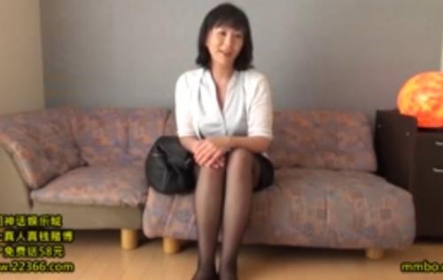 【熟女ナンパ】化粧品売り場で働く清楚で大人しく程よい肉つきの美巨乳の四十路の美人妻を連れ込み、生ハメ中出し、お掃除フェラ！