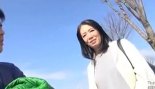 【熟女ナンパ】地方の田舎で顔立ちのくっきりとした綺麗で穏やかな五十路の綺麗な高齢美人妻を連れ込み、ガチハメ、ザーメンぶっかけ！