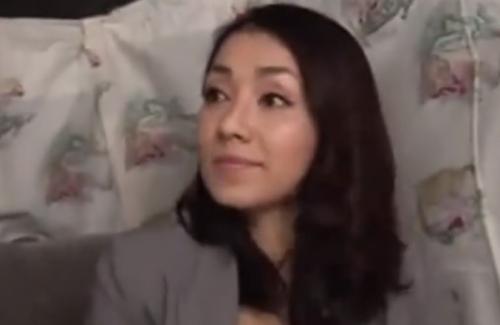 【熟女ナンパ】官僚のいる街に住むセレブでいかにもエリートな清楚で綺麗な美乳の四十路の美人妻を連れ込み、生ハメ中出し！