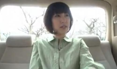 【人妻ナンパ】色白で大人しくスレンダーな割に美乳な三十路の奥さんを連れ込み、そのまま生ハメ中出し！お掃除フェラも！