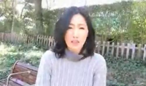 【熟女ナンパ】女は五十路を越えてから！色白で肌も若い清楚でスレンダーな美乳の54歳の高齢美人妻を連れ込み、ガチハメ、ザーメンぶっかけ！
