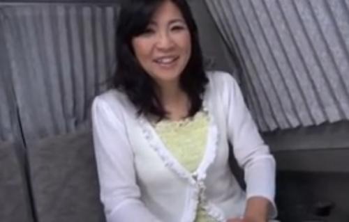 【熟女ナンパ】控えめで大人しく真面目なおっとりした四十路の美人妻を連れ込み、ガチハメ、ザーメン顔射！