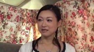 【熟女ナンパ】落ち着きがあり清楚で上品な五十路の美人妻を連れ込み、そのまま生ハメ中出し！