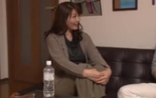 【熟女ナンパ】【隠し撮り】五十路を越えてもまだまだ綺麗で肌も若くおっとりとした高齢美人妻を連れ込み、生ハメ中出し！