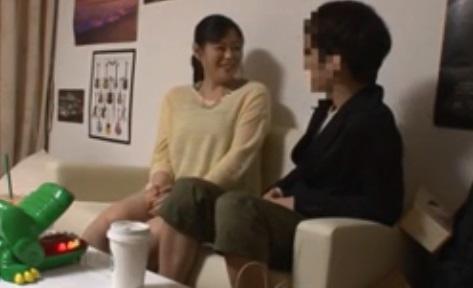 【熟女ナンパ】常に笑顔で愛想も良く大人しく控えめなGカップ美巨乳の四十路間近の美人妻を連れ込み、生ハメ中出し！
