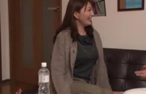 【熟女ナンパ】若い時は相当モテたであろう清楚な四十路の美巨乳の美人妻を口説き、そのまま生ハメ中出し！