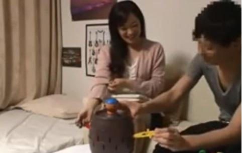 【熟女ナンパ】【隠し撮り】サラサラの黒髪ロングの色白清楚でスレンダーな四十路の美人妻を連れ込み、生ハメ中出し！
