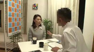 【熟女ナンパ】旦那にも子供にも良いお母さんな真面目で清楚の四十路の美人妻の弱みに付け込み、そのまま生ハメ中出し！