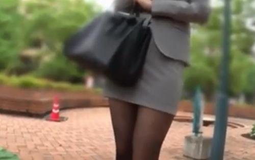 【人妻ナンパ】スーツ姿が逆にエロいセクシーでスレンダーな美巨乳の綺麗な奥さんを連れ込み、生ハメ中出し！