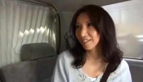 【熟女ナンパ】この四十路の美人妻の美脚は美しすぎる！しかもスレンダーで綺麗！ホテルへ連れ込み、そのままガチハメ、ザーメン顔射！