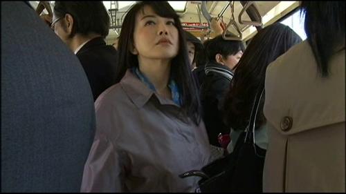 ヘンリー塚本♡通勤バスの中で痴漢♡スケベでエロい人妻熟女♡ 五十路の美魔女