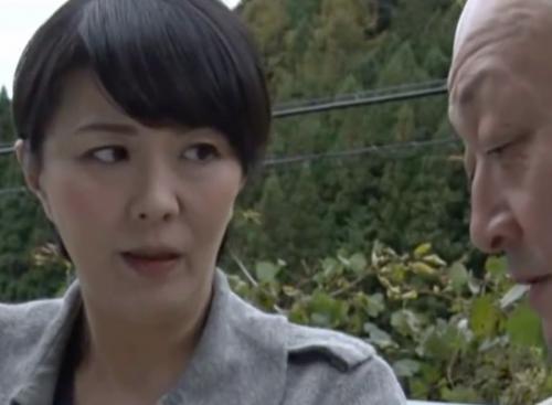ヘンリー塚本原★同級生と不倫する人妻熟女★青姦する主婦