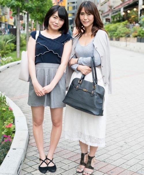 母41歳♡娘19歳　母子2人をナンパ♡最高の瞬間母娘の親子丼