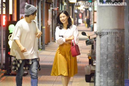 美人人妻熟女をナンパ★声かけられて！！！！旦那以外の肉棒に