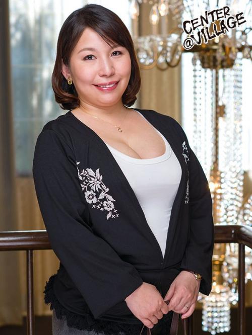 Gカップご無沙汰奥様！！！初撮り五十路妻 エッチな人妻古庄智恵美５０歳
