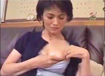 五十路の垂れ乳熟れ熟！！！近親相姦 お母さんに膣中出し 青木りかこ50歳