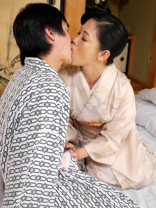 奈良絵美子★熟女奥様お女将★大きな胸！！！巨乳の奥様に中出しし