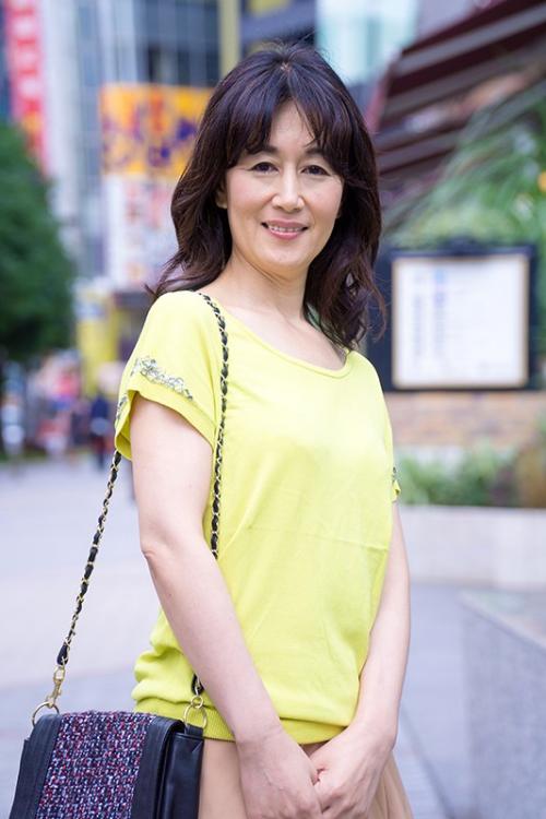 五十路越えの熟女をナンパして初アナル★五十路の美人母さん★高齢熟女母の蜜壺に中出し