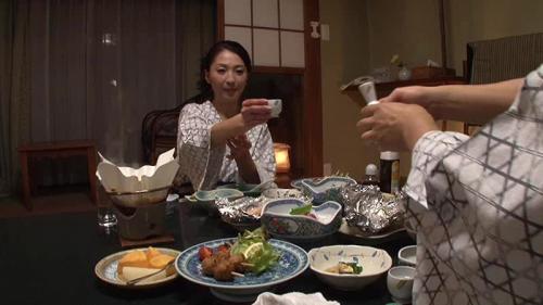 たびじ 母との再会 艶堂しほり　★ 息子と母★旅先で重なる互いの体★近親相姦