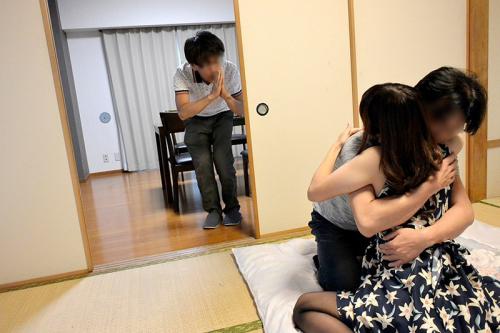 出世するために上司に妻を抱かせた夫！！！上司に中出しされた妻　★池田咲