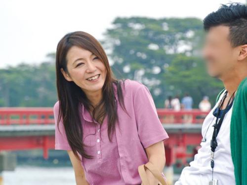 ４８歳のFカップ熟女母★おらの母ちゃんをナンパして寝取り★みちのく美人妻 水上由紀恵