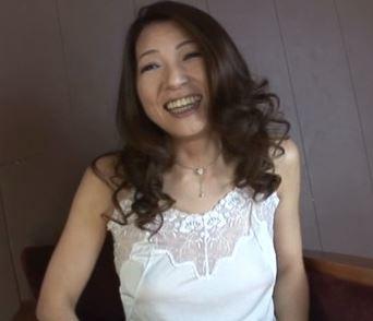 【初撮り五十路】 51歳とは思えない美しさとエロさに悩殺必至!のデビュー作!