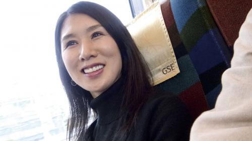 人妻熟女　温泉不倫旅行　スレンダー美熟女の不倫旅行