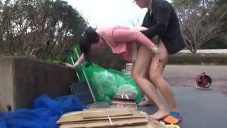 【青姦】【生ハメ】朝のスタートはお外で青姦　　公園でするエッチは最高